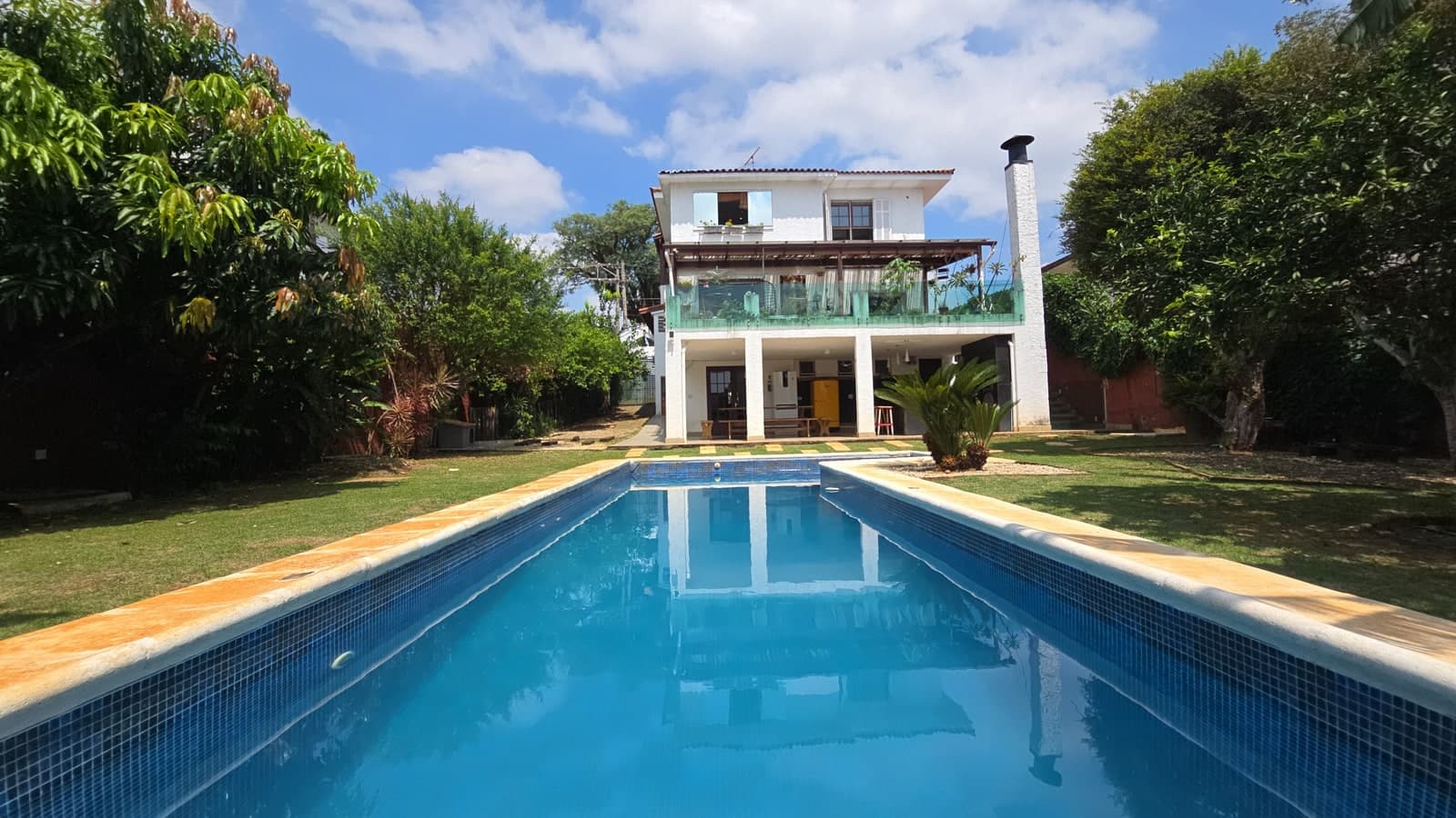 Sobrado 3 dormitórios, 2 suítes e piscina no Alto da Lapa