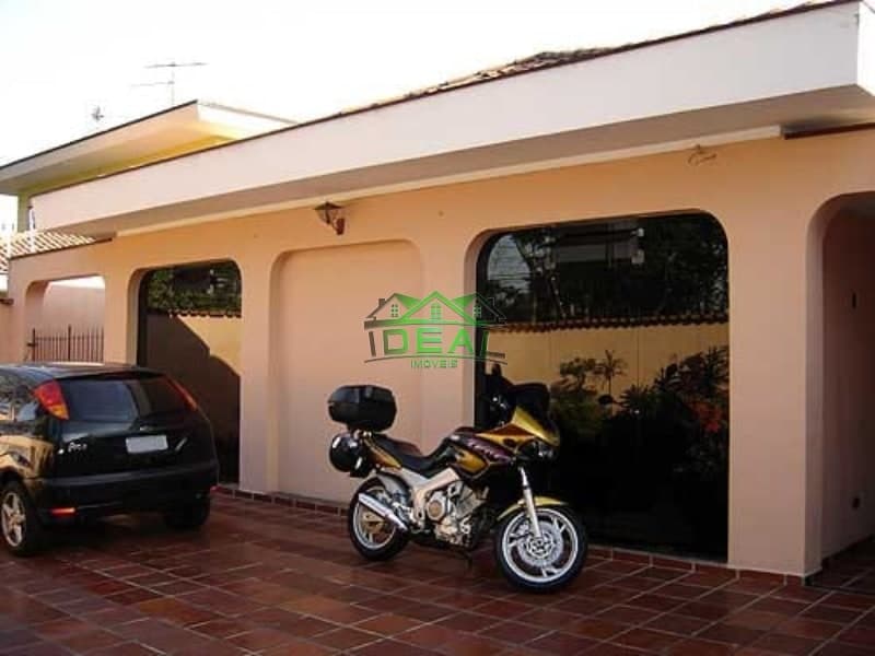 Casa Térrea na Lapa, 3 dorm, 1 suíte, 8 vagas, 267 m, 679 m